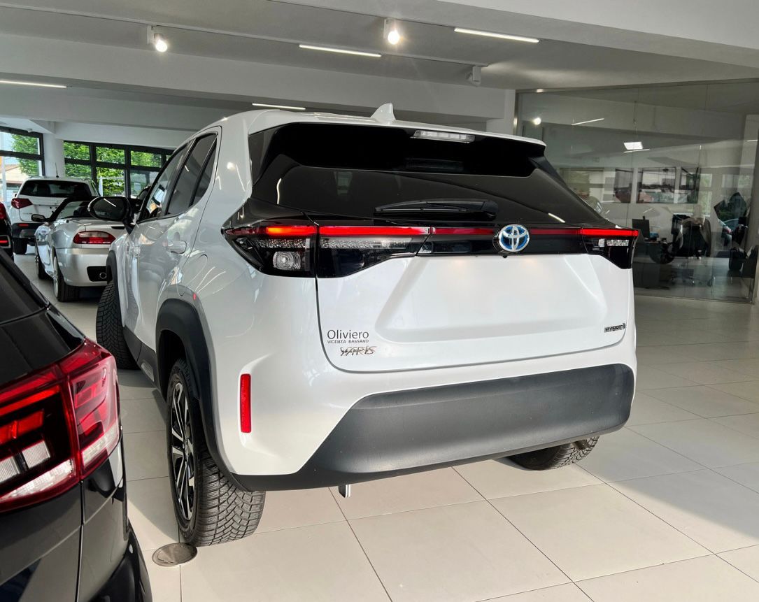 TOYOTA YARIS CROSS