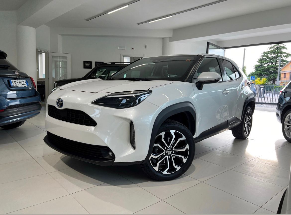 TOYOTA YARIS CROSS