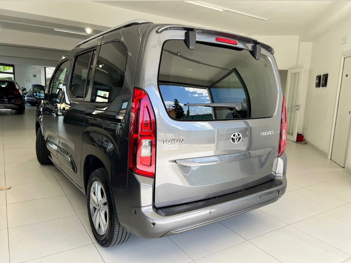 TOYOTA PROACE CITY VERSO