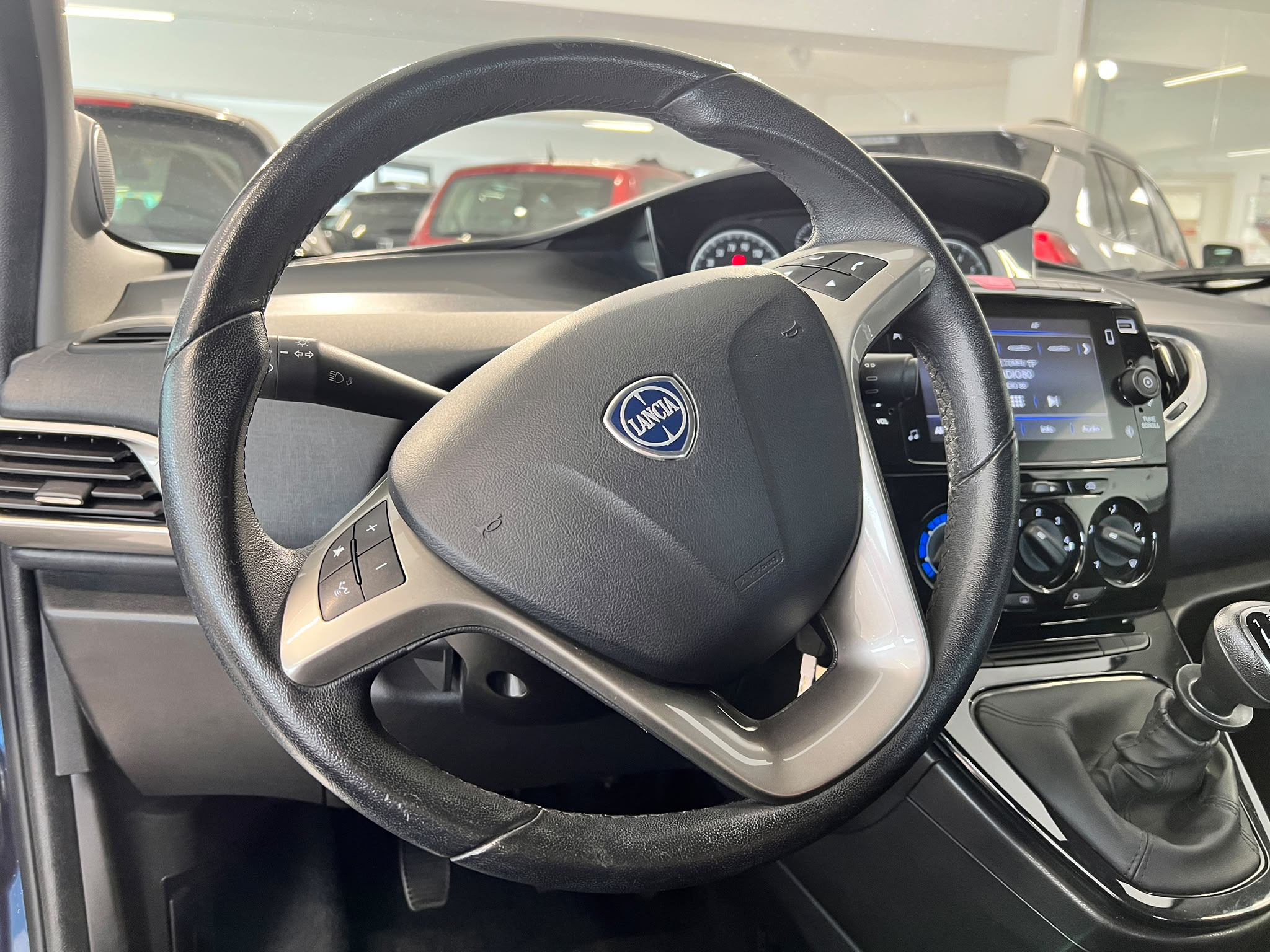 LANCIA YPSILON