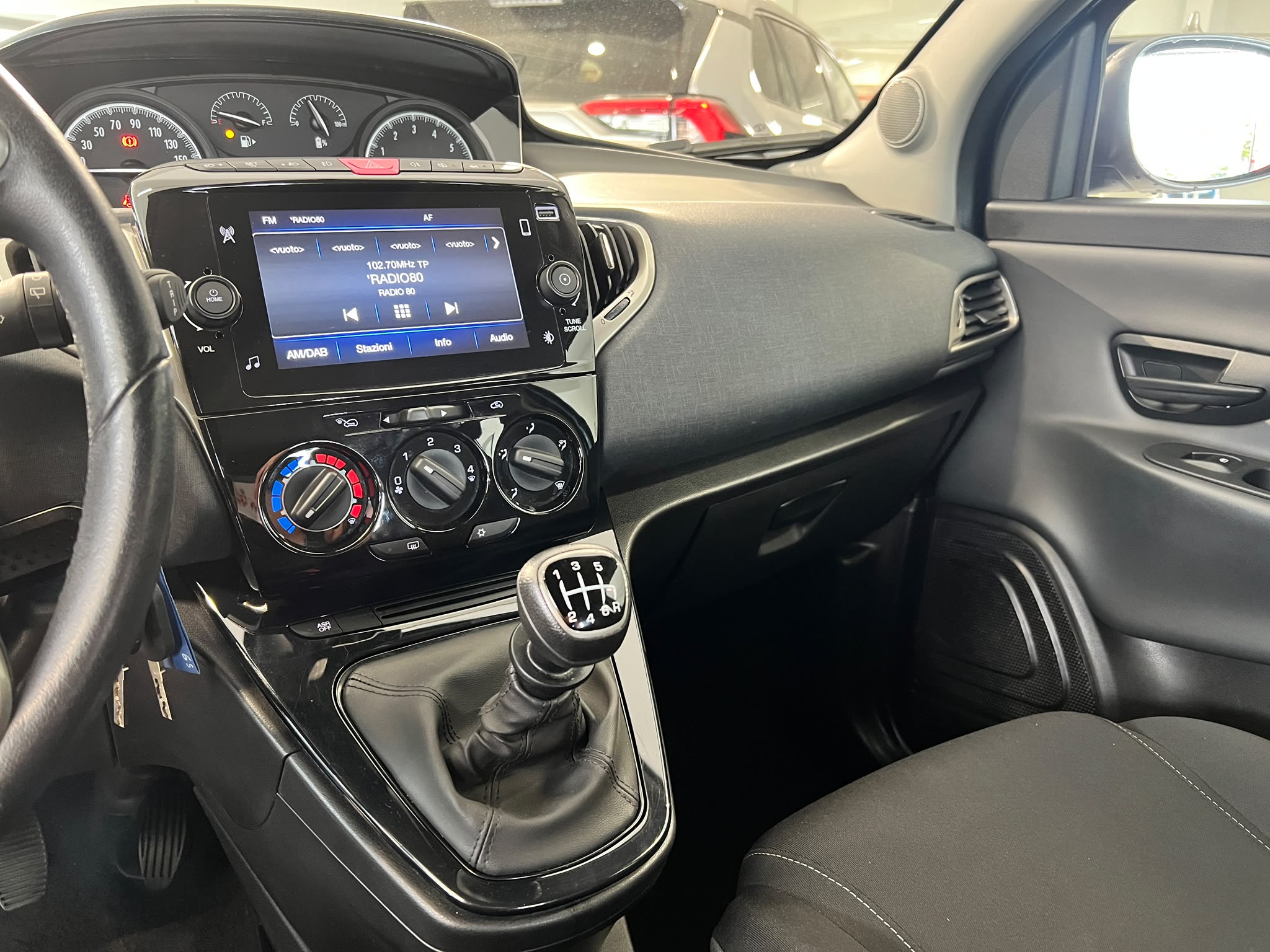LANCIA YPSILON